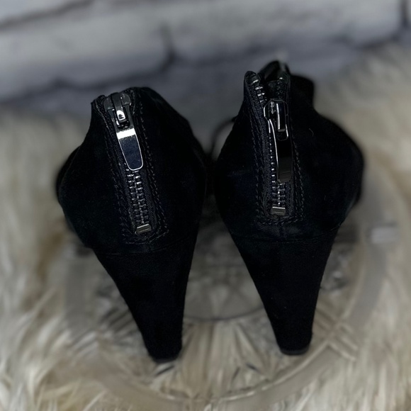 Easy Spirit Black Strappy High Heels Size 7.5 - Picture 3 of 10